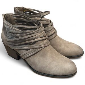 Fergalicious Fringe Booties Women 9.5 Brown Barley Ankle Boots Block‎ Heel Zip
